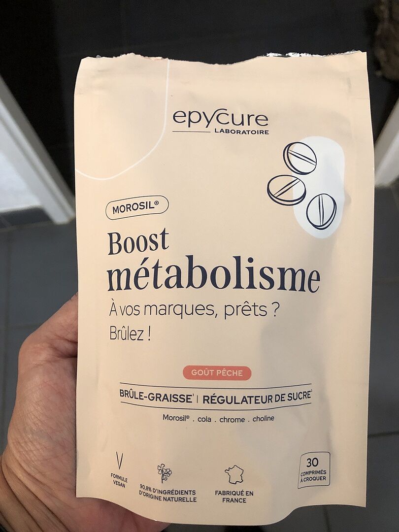 Moins serrée