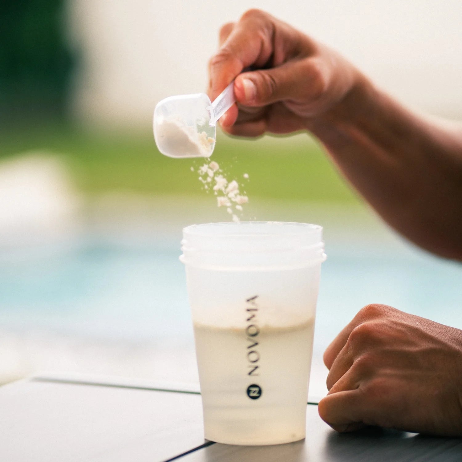 novoma-shaker-sport-400-ml-shaker-musculation-transparent image 6